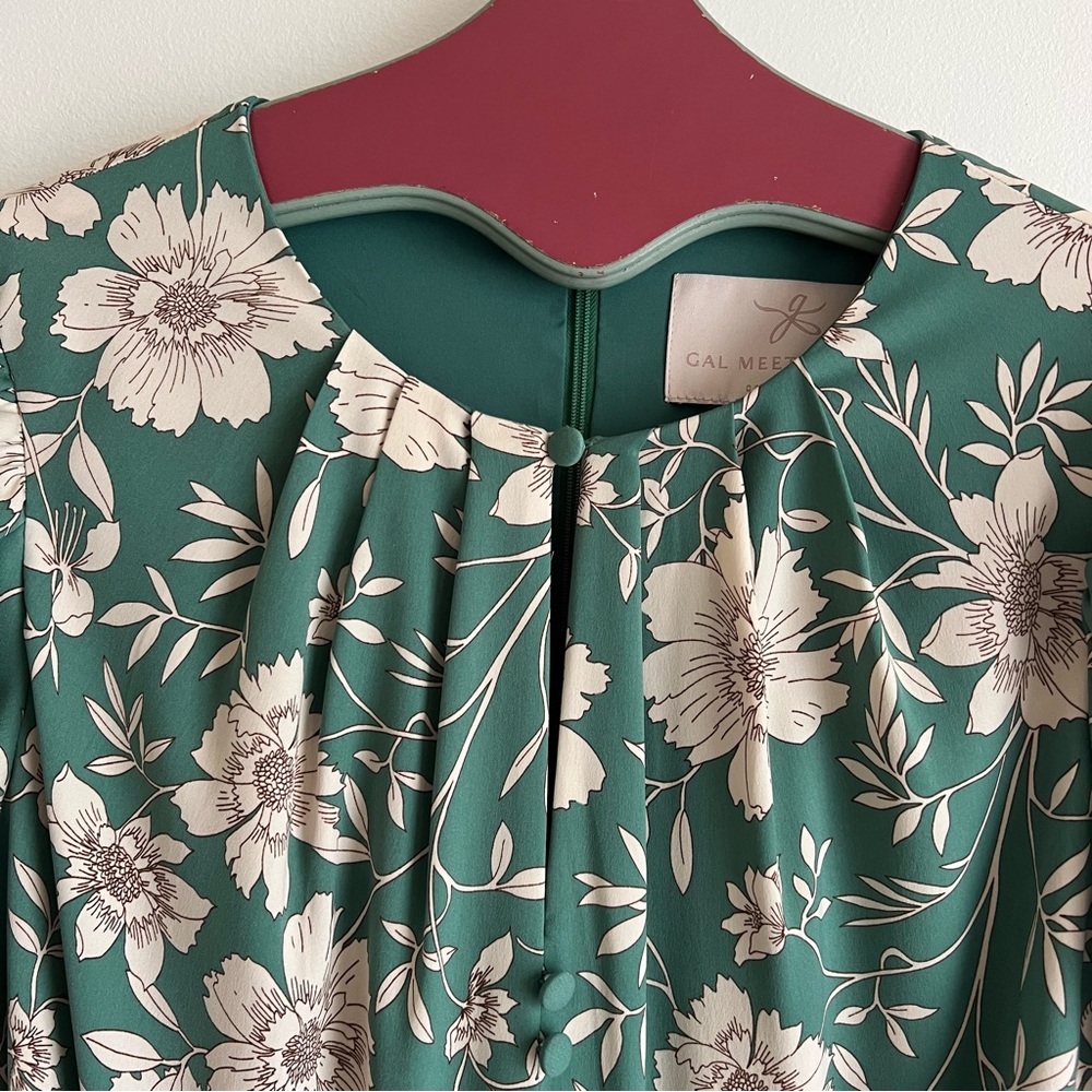 Gal Meets Glam Shannon Dress in Jade / Ivory - Picture 11 of 16